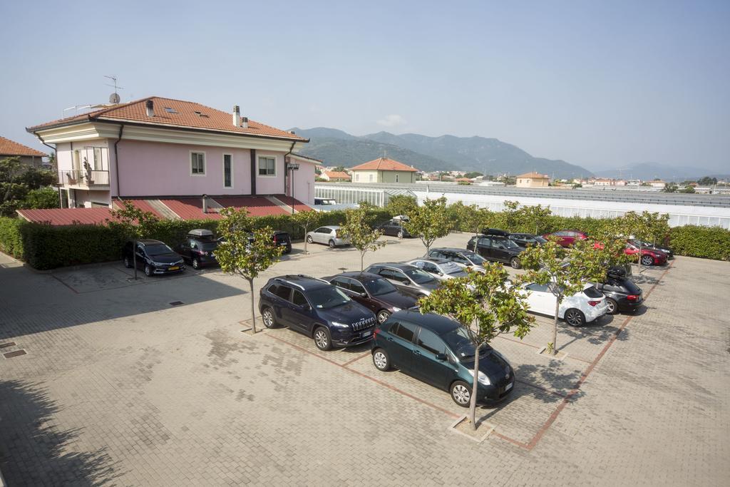 Residence Borgomare Albenga Exterior foto
